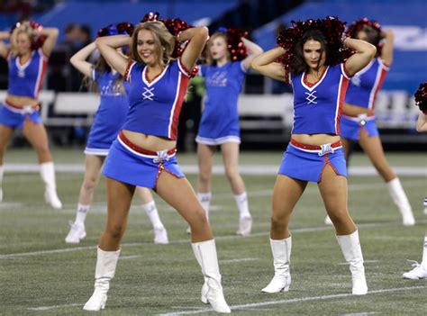 cheerleader wardrobe failures|Hilarious Cheerleading Fails That Will Make You Look。